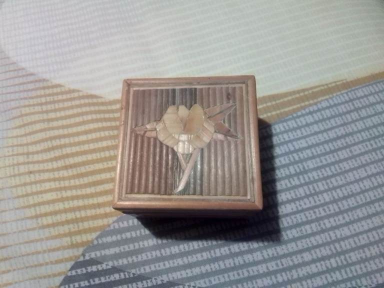 Vintage very collectable 1970s small oriental style plastic ( bamboo style) trinket box 