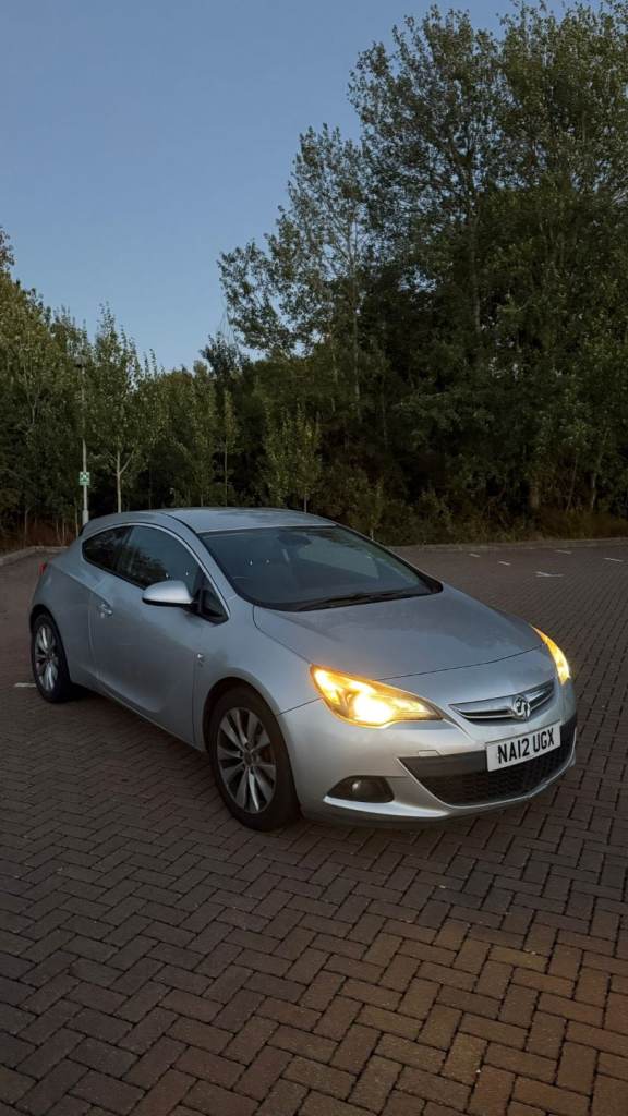Vauxhall, ASTRA GTC, Hatchback, 2012, Manual, 1364 (cc), 3 doors