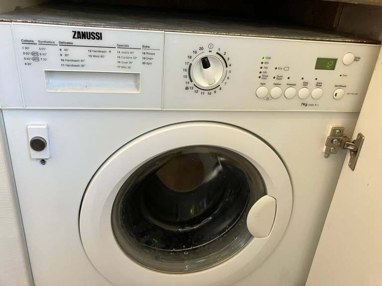 Zanussi Washing Machine – White, Good Condition