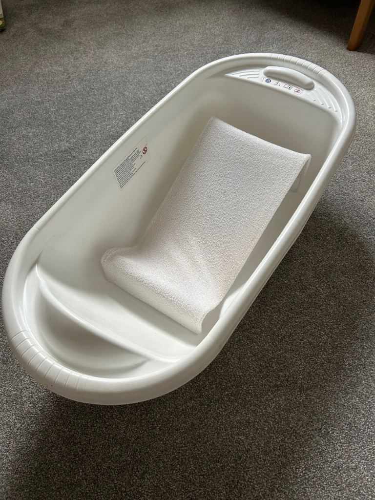 Baby Bath Tub with Support – Good Condition