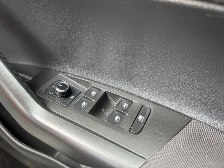 VOLKSWAGEN POLO 1.0 SE Euro 6 (s/s) 5dr 2018