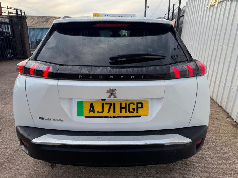 2022 Peugeot 2008 100kW Allure Premium 50kWh 5dr Auto HATCHBACK Electric Automatic