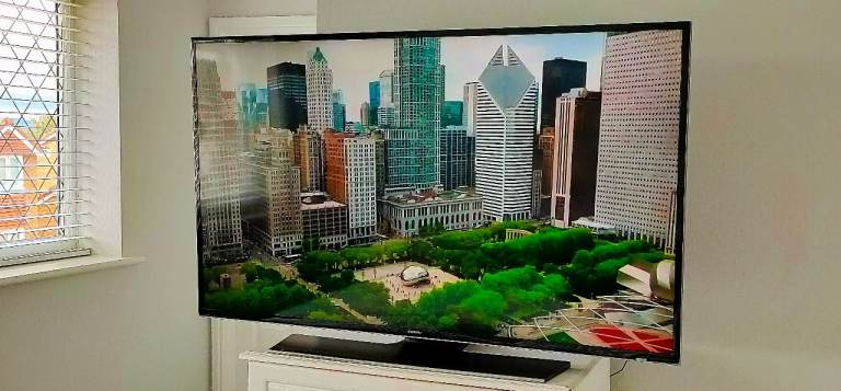 50" SAMSUNG SMART 4K ULTRA HD SLIM LED WIFI APPS TV FREEVIEW RC STAND GREAT CONDITION-FREE DELIVERY