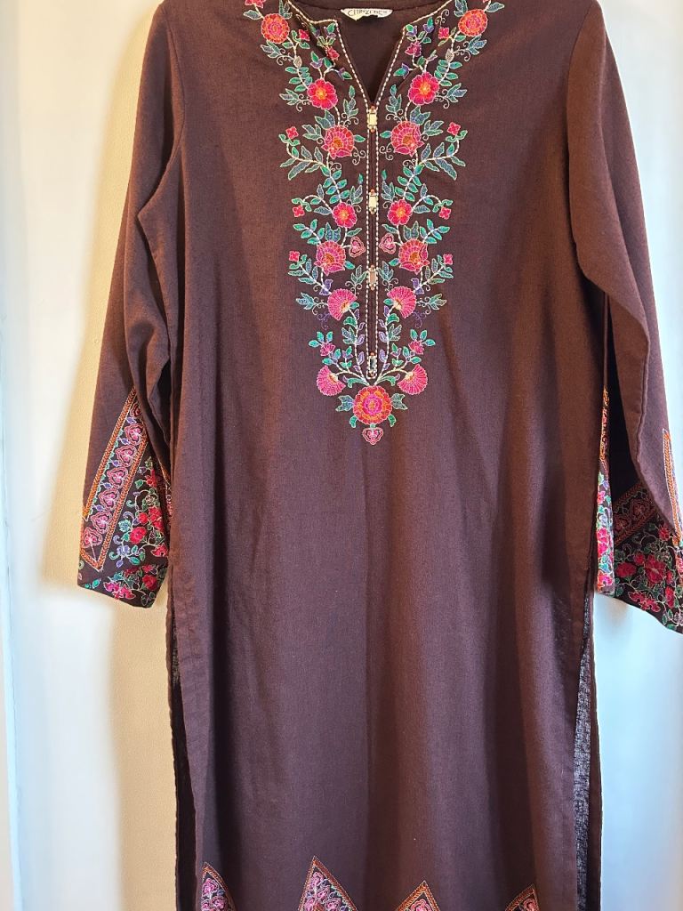 Asian/Pakistani Lawn Krandi embroidered shirt. Brand new without tags. Size medium 14 to 16