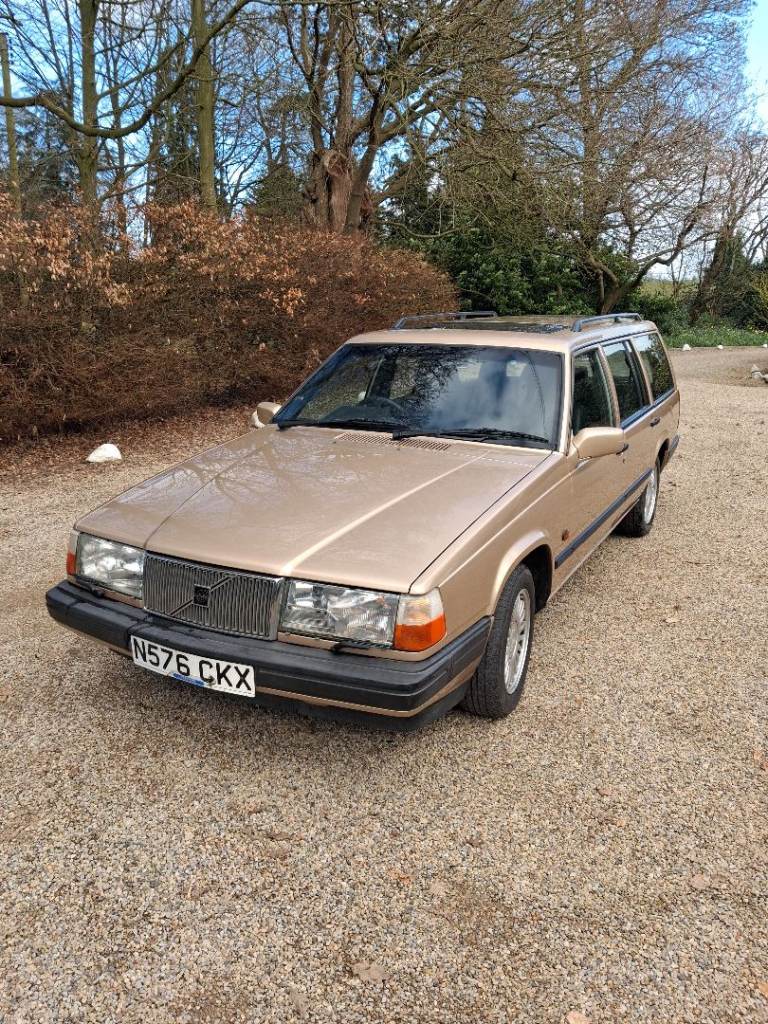 Volvo 940 2.3 GLE Estate Automatic Gold/Beige