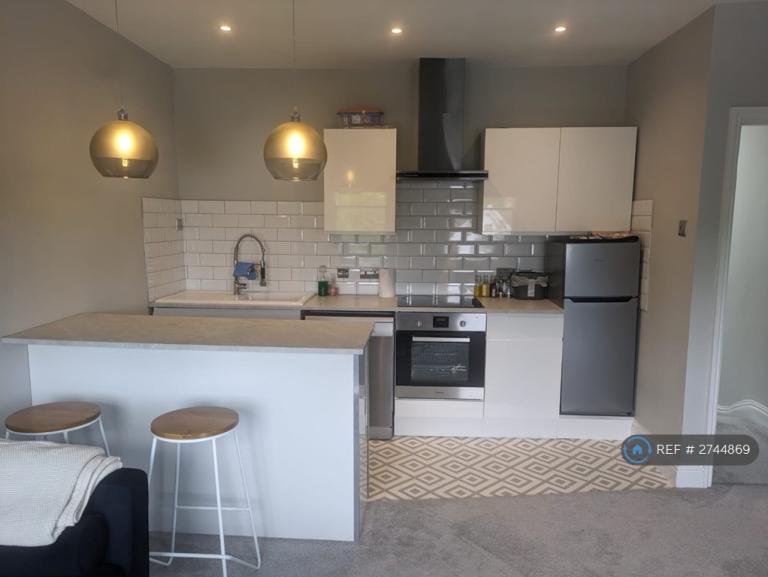 1 bedroom flat in Clifton, Bristol, BS8 (1 bed) (#2744869)