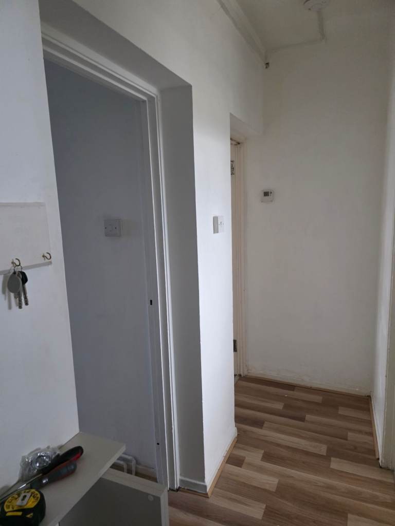 1 bedroom flats.  1 minutes away from clapton Direct with landlord