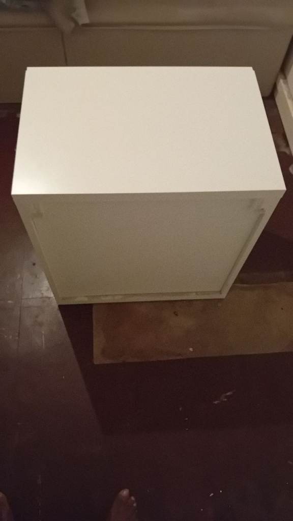 Modern White 4-Drawer Chest – Minimalist Storage Unit