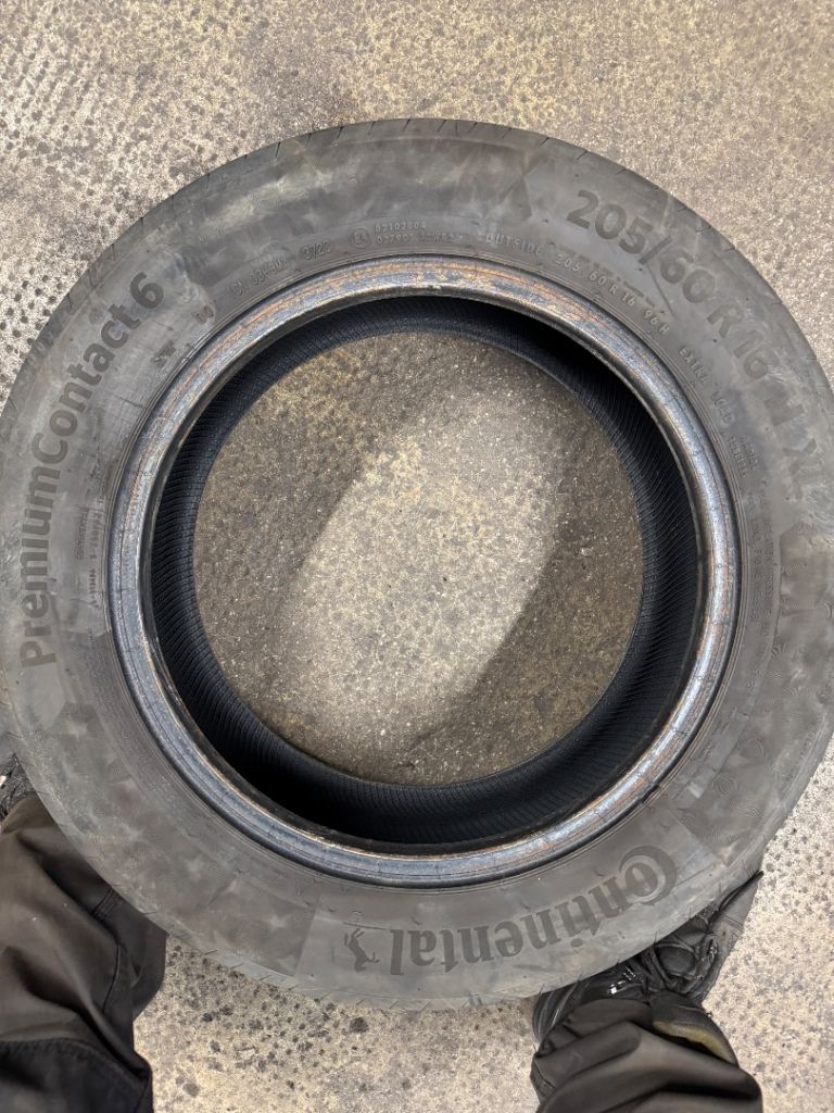 205/60/R16 Continental 
