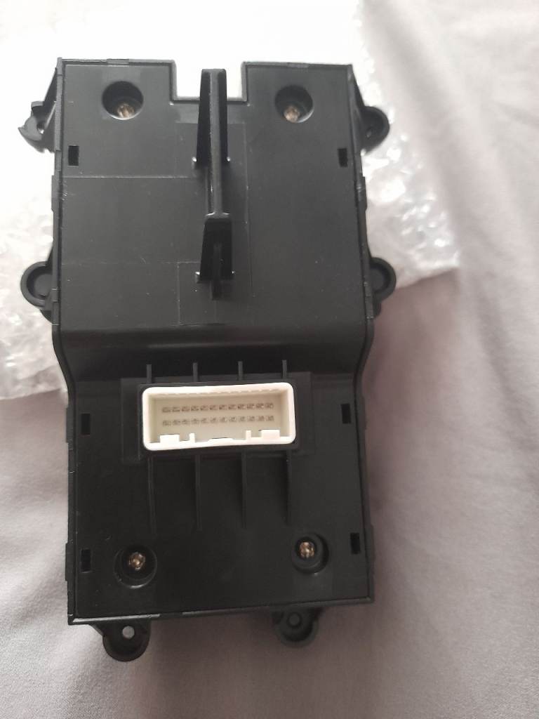 Hyundai tucson 2016- 2020 electronic parking Brake switch 