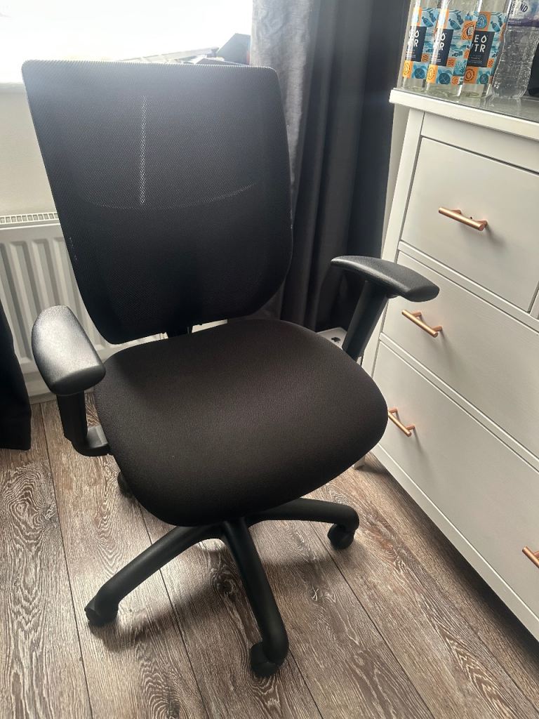 Swivel office study desk chair with wheels black with armrest 