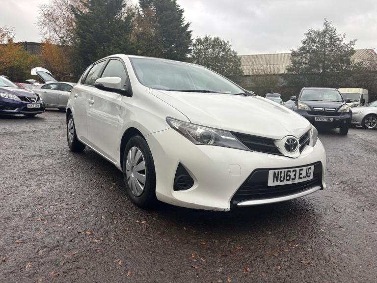 2013 TOYOTA AURIS 1.4 D-4D Active 5dr