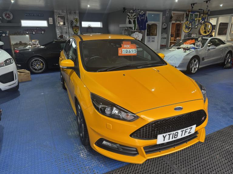 FORD FOCUS 2.0 TDCi ST-3 Yellow Auto Diesel 2018