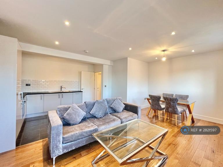 2 bedroom flat in Bermondsey Wall East, London, SE16 (2 bed) (#2821597)