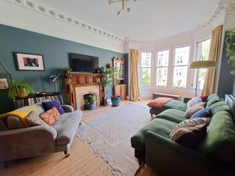2 bedroom flat in Arden Street, Marchmont, Edinburgh, EH9 1BR