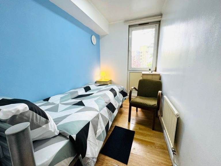 🔥 Cozy Room in Bow E3 5QH – Walk to Victoria Park nearest Bow Road Station  – £669 PCM🔥 
