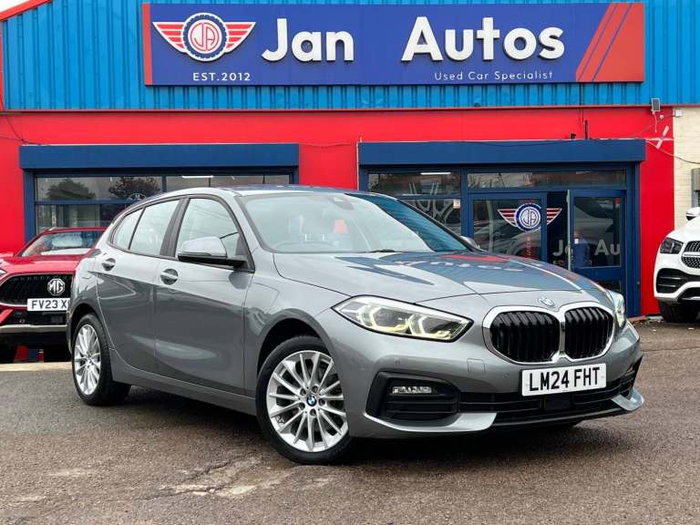 2024 BMW 1 Series 118i [136] SE 5dr Step Auto [Live Cockpit Pro] HATCHBACK PETROL Automatic
