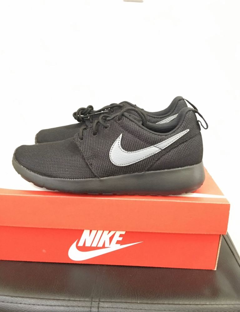 Brand new Nike Roche trainers
