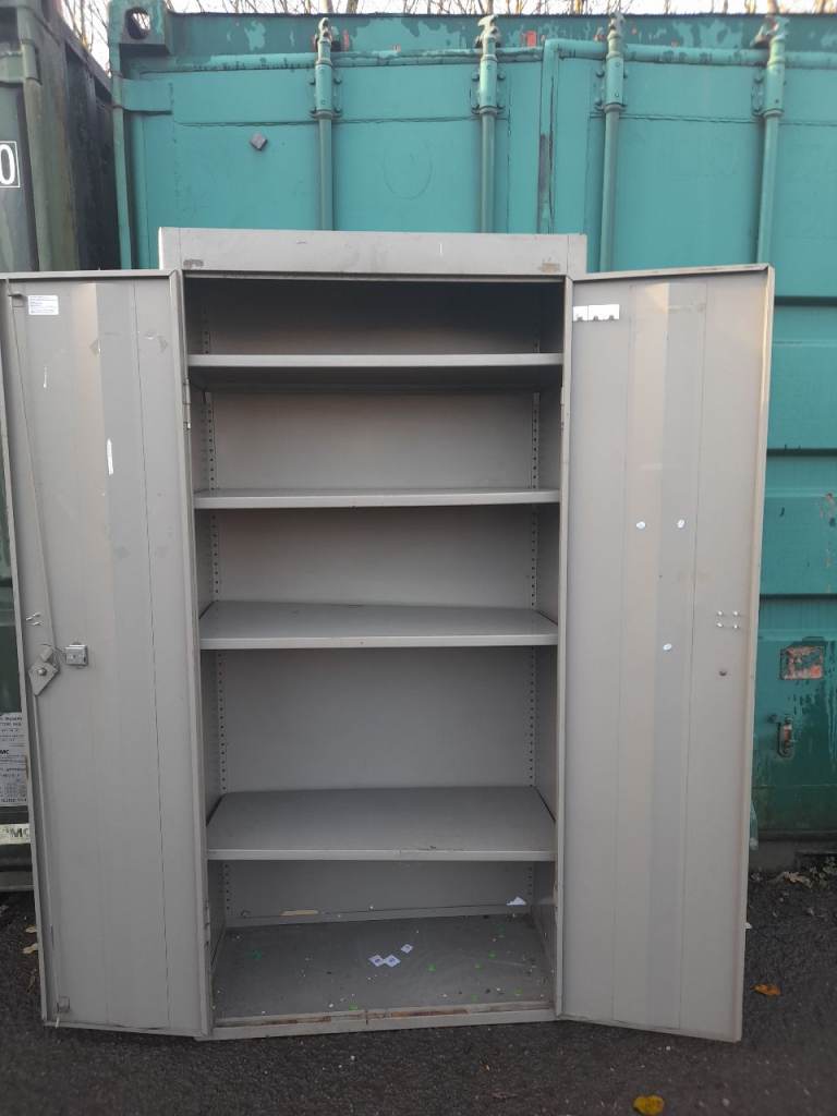 Metal storage cabinet 