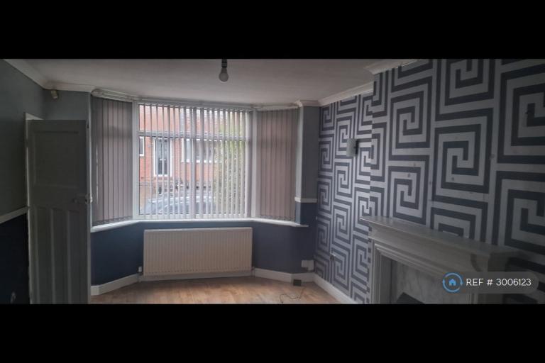 3 bedroom house in Avonlea Road, Droylsden, Manchester, M43 (3 bed) (#3006123)