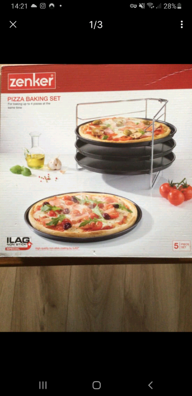 Pizza baking tray and stand 