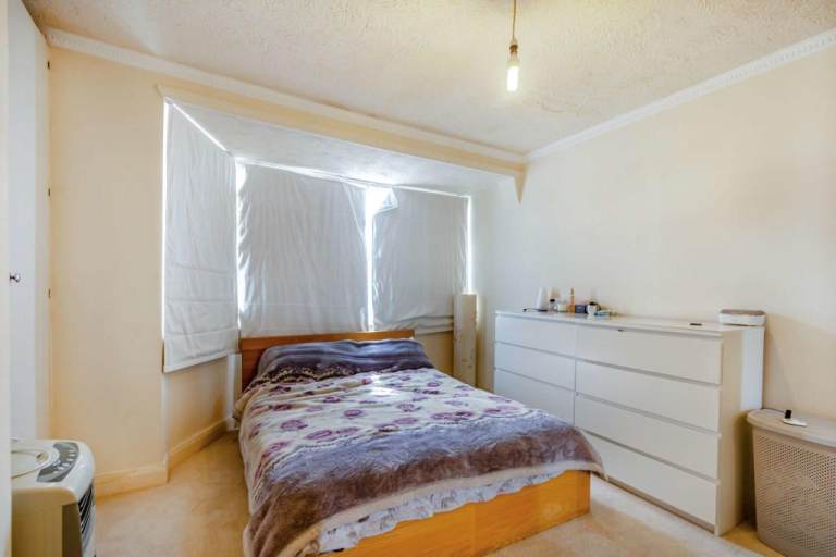 🌼🌞 Bright Room with Garden in Bow, East London🖤Couples Welcome!
