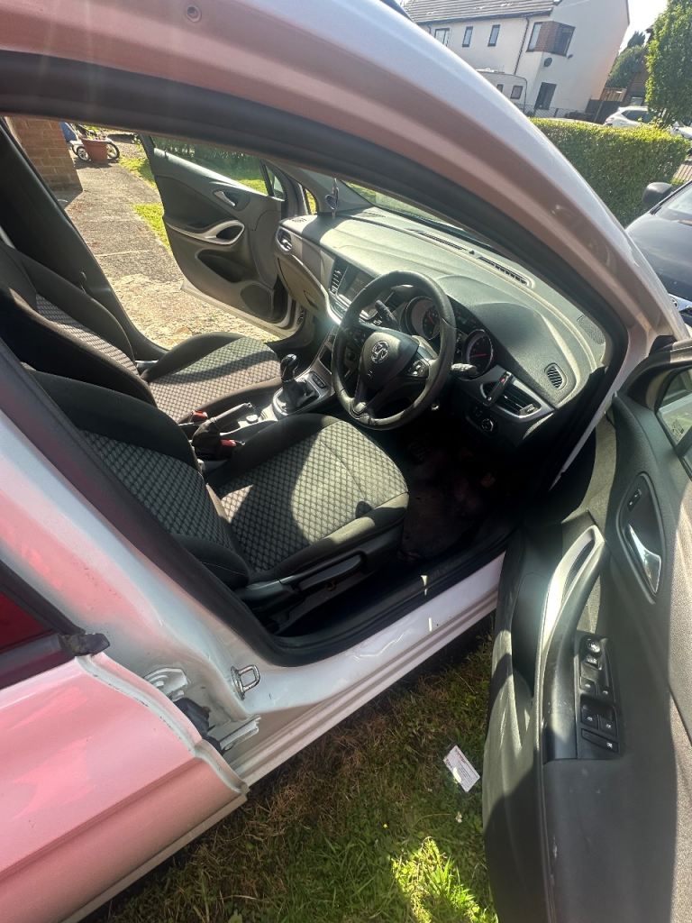 Vauxhall, ASTRA, Estate, 2018, Manual, 1598 (cc), 5 doors