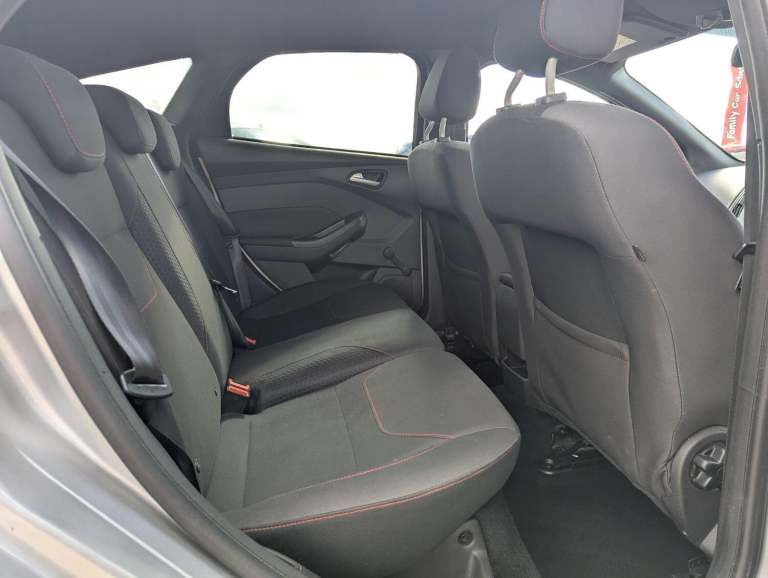 FORD FOCUS 1.5 ST-LINE DIESEL VERY GOOD CONDITION NEW CAMBELT KIT SERVICE MOT