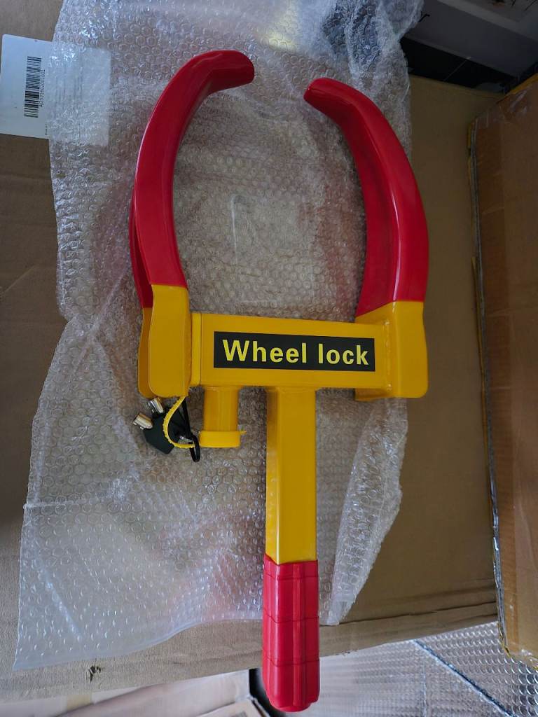 Wheel lock 2 keys new boxed 