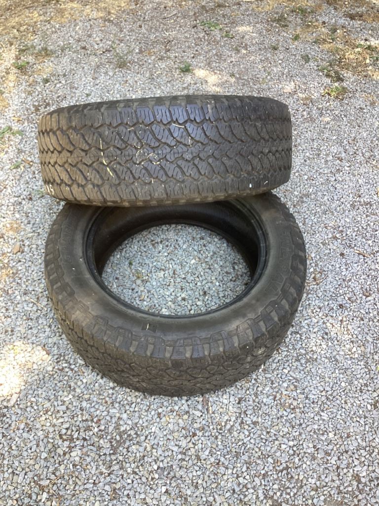 2x 235 60 18 XL 107H tyres