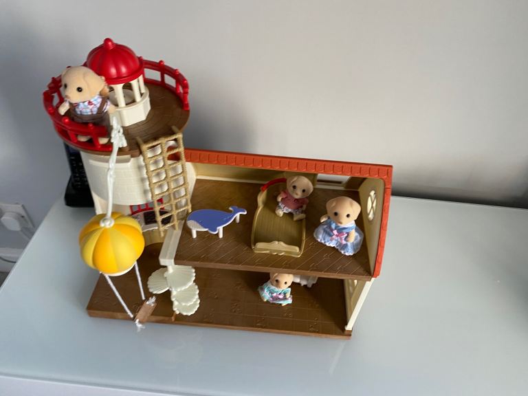 SYLVANIAN FAMILIES STARRY POINT LIGHTHOUSE.