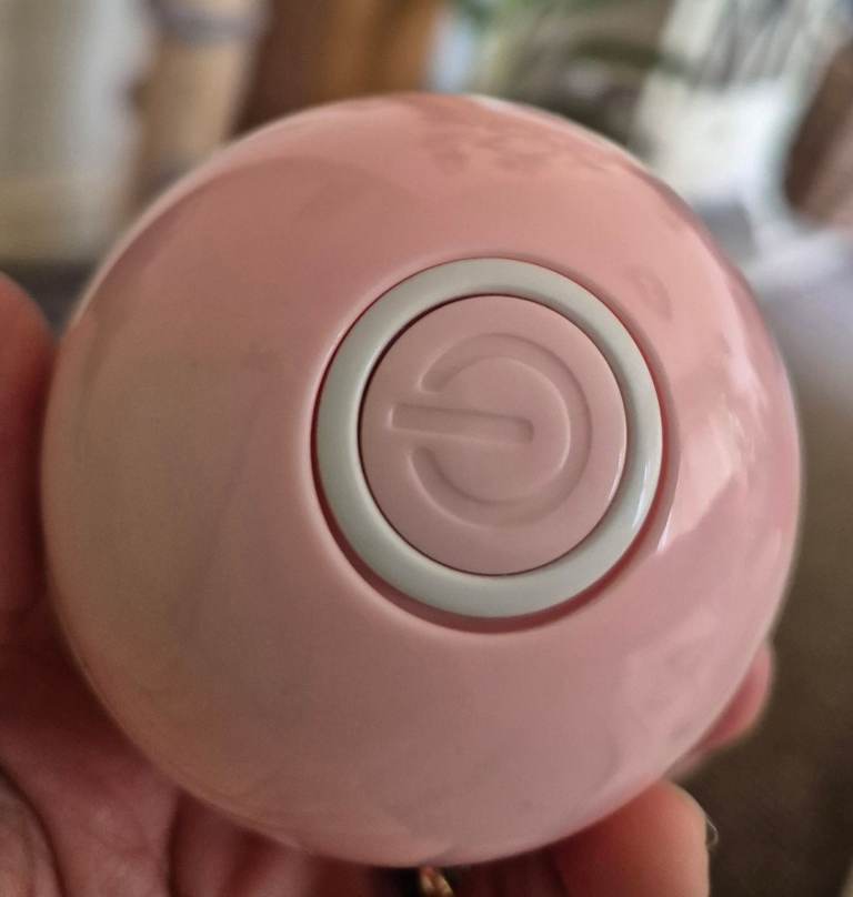 Interactive Self-Rotating Ball Toy for Cats & Dogs Featuring LED Lights 