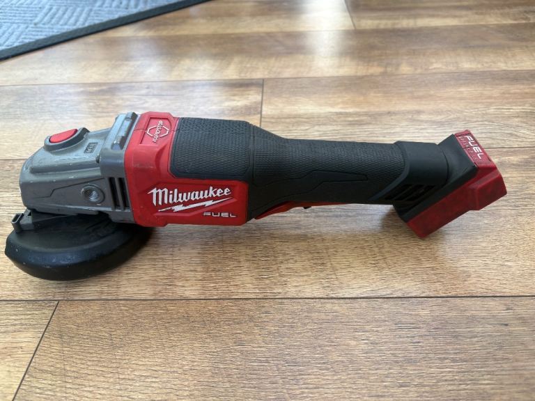 Milwaukee Angle Grinder Excellent condition 