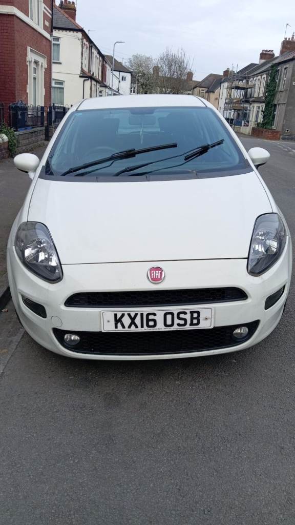 Fiat Punto Hatchback – White – 2016 – Reliable & Affordable**
