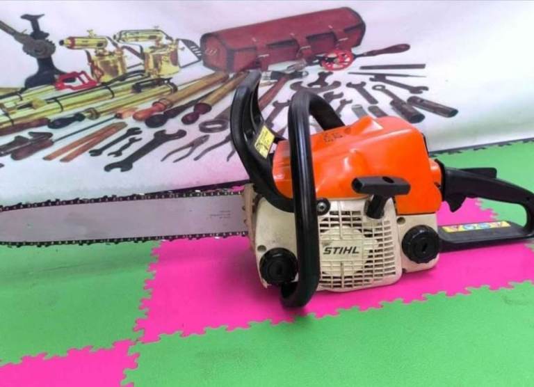 VINTAGE GENUINE STIHL 017 CHAINSAW  USED