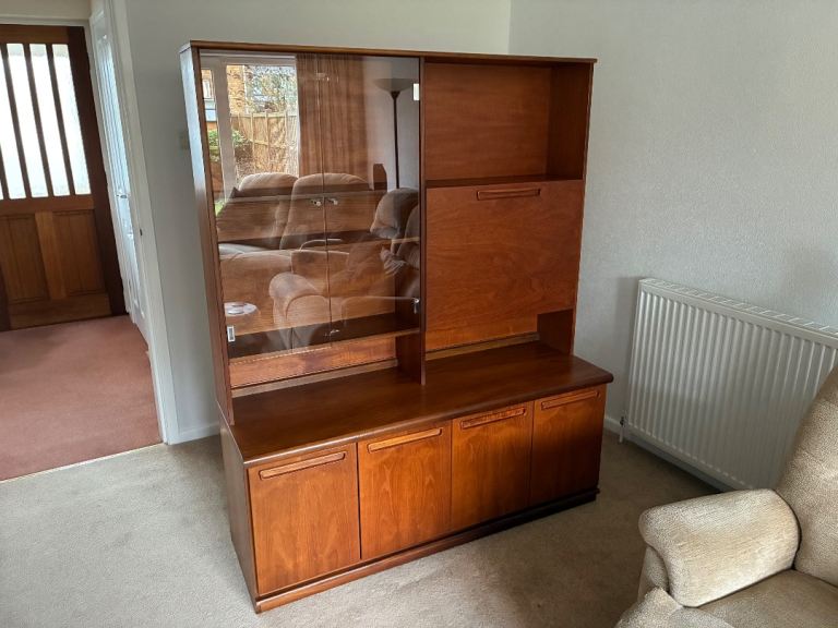 Meredew - 4 Door Cabinet with Glass Display & Drinks Cabinet.  Splits into 2 sections.