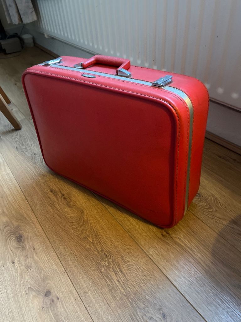  Vintage suitcase
