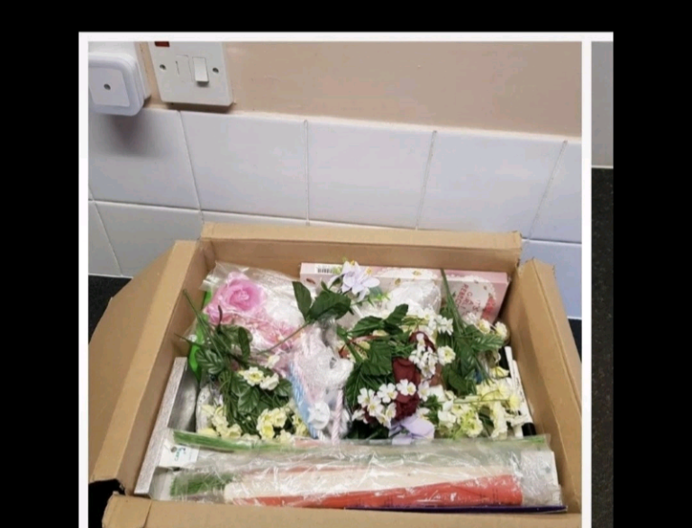 Cake decorating tools books and mags 