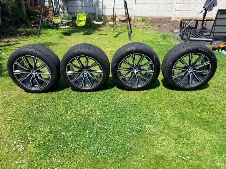 20'' GENUINE BMW X5 X6 G05 G06 740M ALLOY WHEELS AND PIRELLI PZERO TYRES