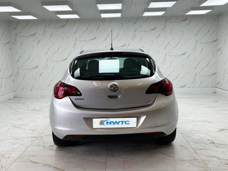 2012 Vauxhall Astra **MAKE US AN OFFER!!**1.4 16v SRi Hatchback 5dr Petrol Manual Euro 5 (100 p H...