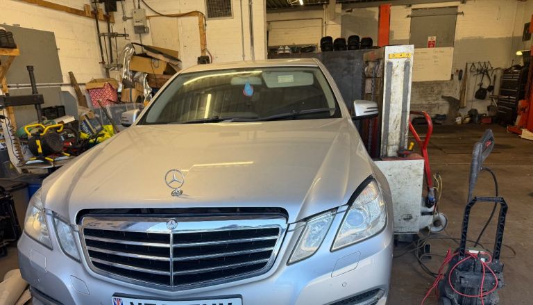 Mercedes-Benz, E CLASS, Saloon, 2011, Semi-Auto, 2143 (cc), 4 doors
