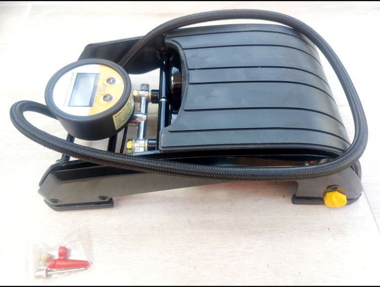 Digital foot pump - NEW 
