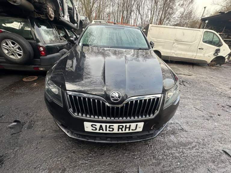  ♻️SKODA SUPERB 2015 1.6 DIESEL BREAKING FOR PARTS♻️