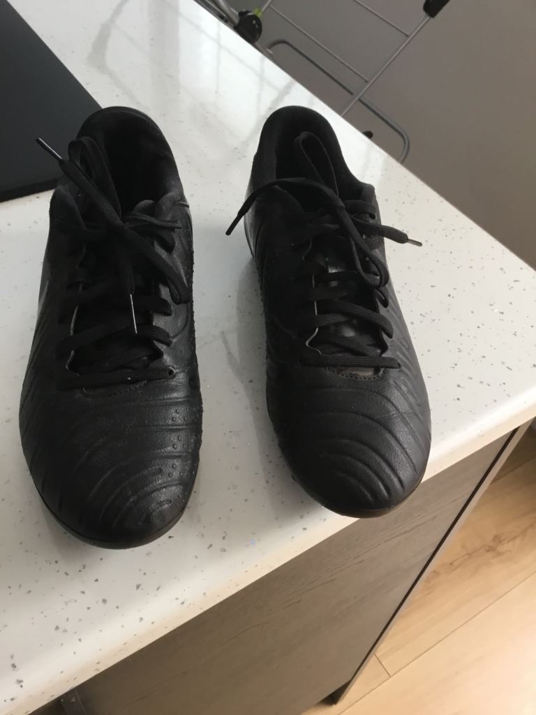 Nike football boots uk 6 and a half. Excellent condition. 