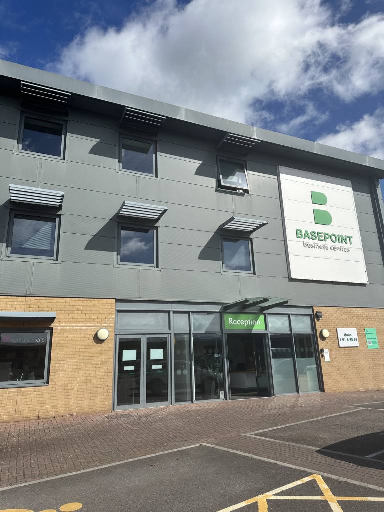 Exeter - EX2 8LB \ Serviced Office with 2 Desks