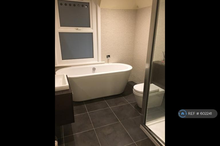 1 bedroom in St. Peters Street, South Croydon, CR2 (#602241)