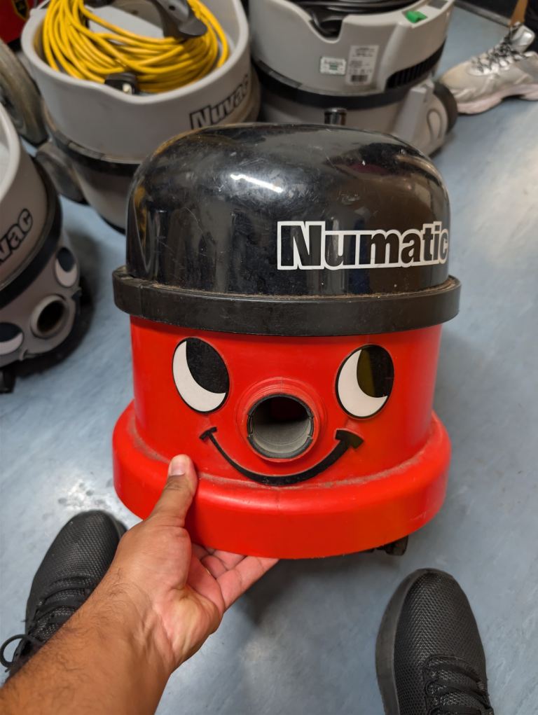 Commercial Vacuum Cleaners – NuVac & Numatic – No Hose/Wand