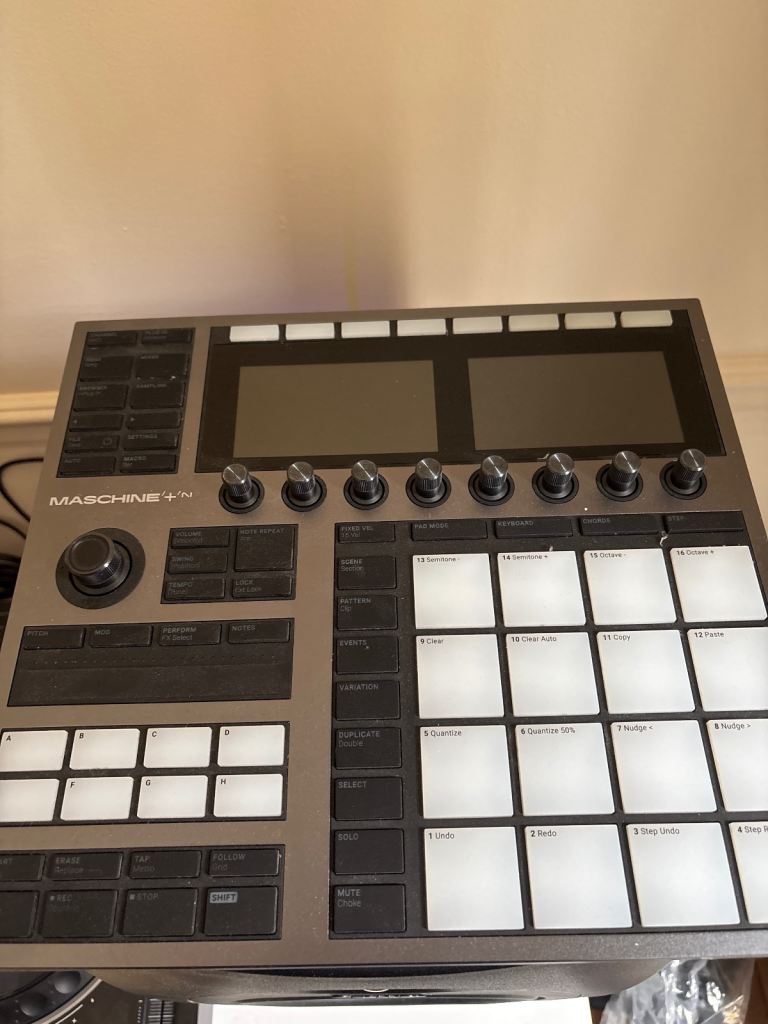 Maschine Plus