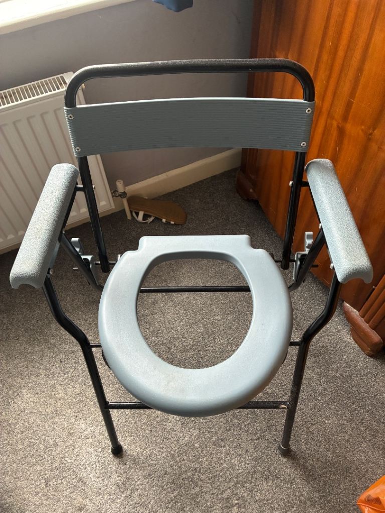 Toilet commode 