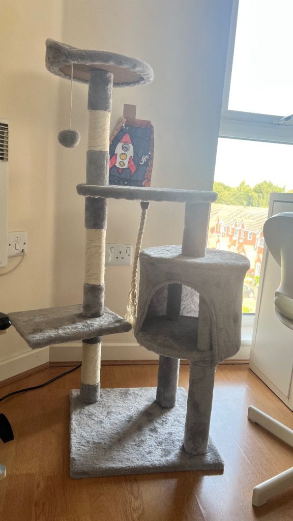 Cat tree